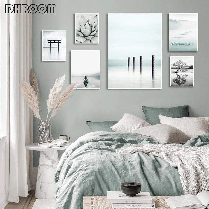 Черно-белая картина на холсте пейзажа с северным светом голубого озера в скандинавском стиле современного декора для дома