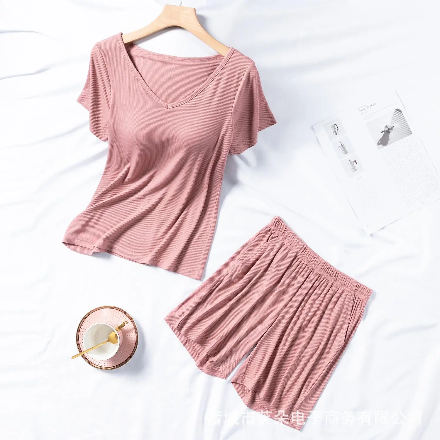 

New home service women's short-sleeved shorts with chest pad set thread seamless pajamas suit women's large size