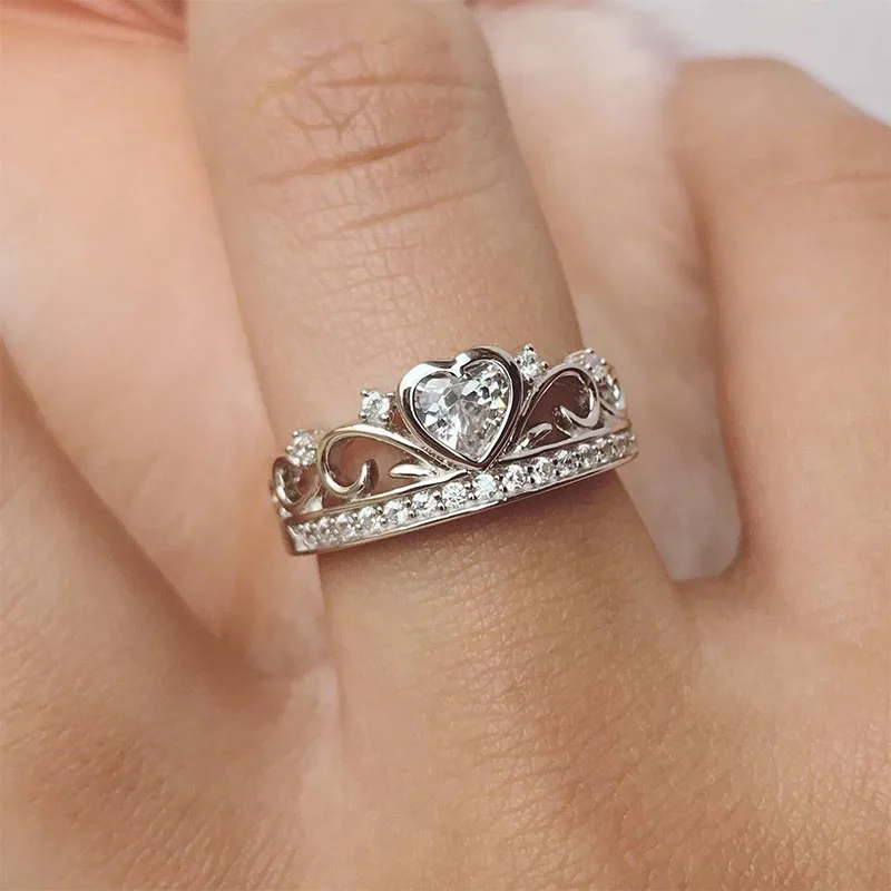 

2019 European New Fashion White Gold Ring Heart Shape CZ Crystal Crown Love Rings For Women Wedding Engagement Finger Ring Gift