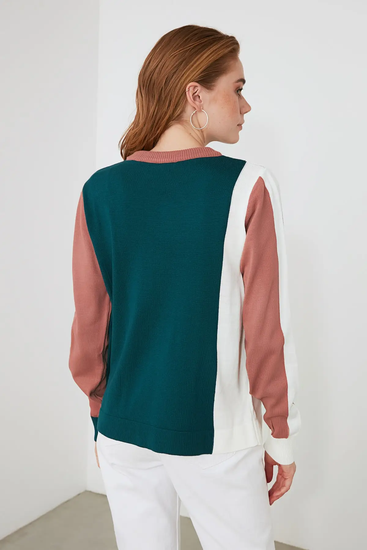 

Trendyol With Color Block Knitwear Sweater TWOAW21KZ2407