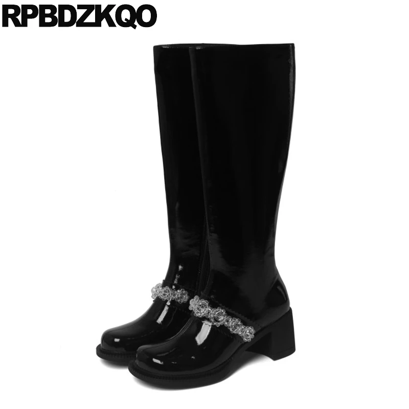 Женские сапоги из лакированной кожи с круглым носком на высоком каблуке | Обувь