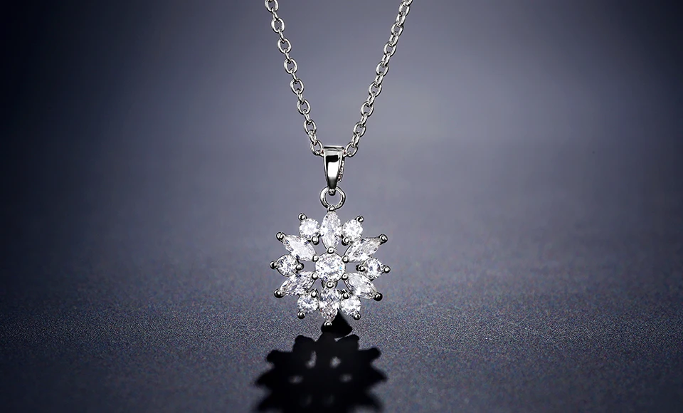 ZAKOL Fashion Rose Gold Color Pendants Flower Cluster Clear Crystal Zirconia Sweet Necklaces For Women Jewelry FSNP2105