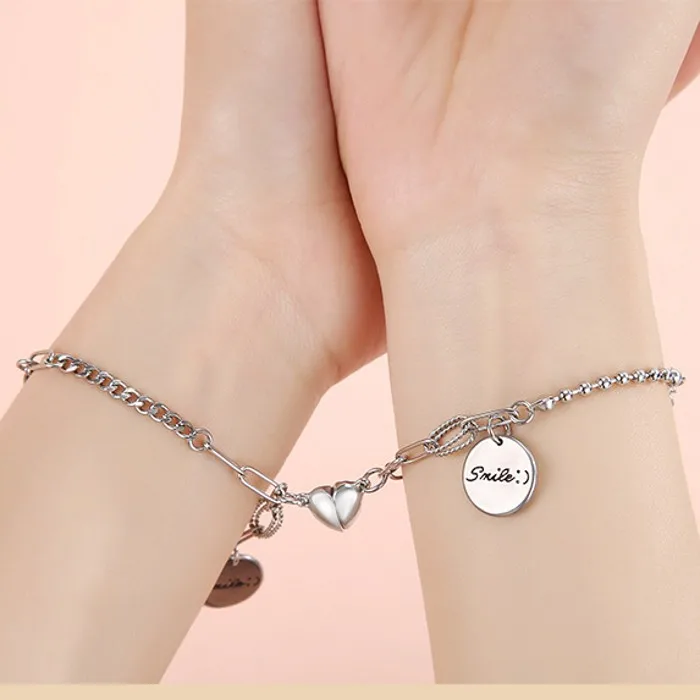 

2 Pcs Heart Magnetic Matching Couple Bracelet Set for Couples Bracelets Friendship Gifts Connecting Steel Charm Bracelets Chains
