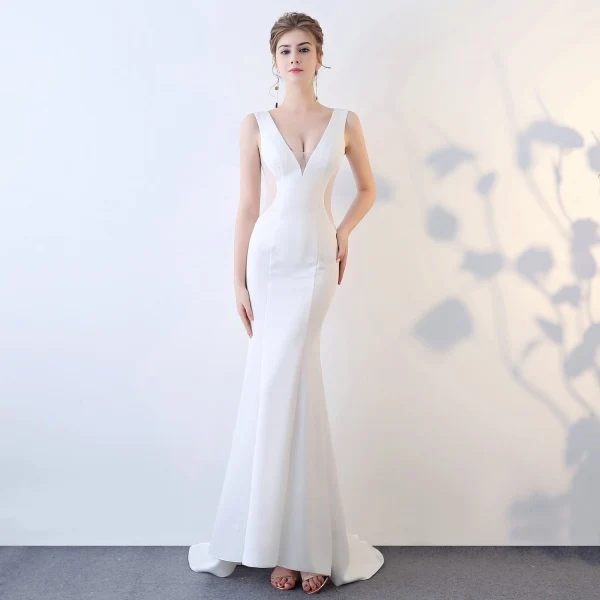 

Женское вечернее платье с глубоким v-образным вырезом, двух цветов