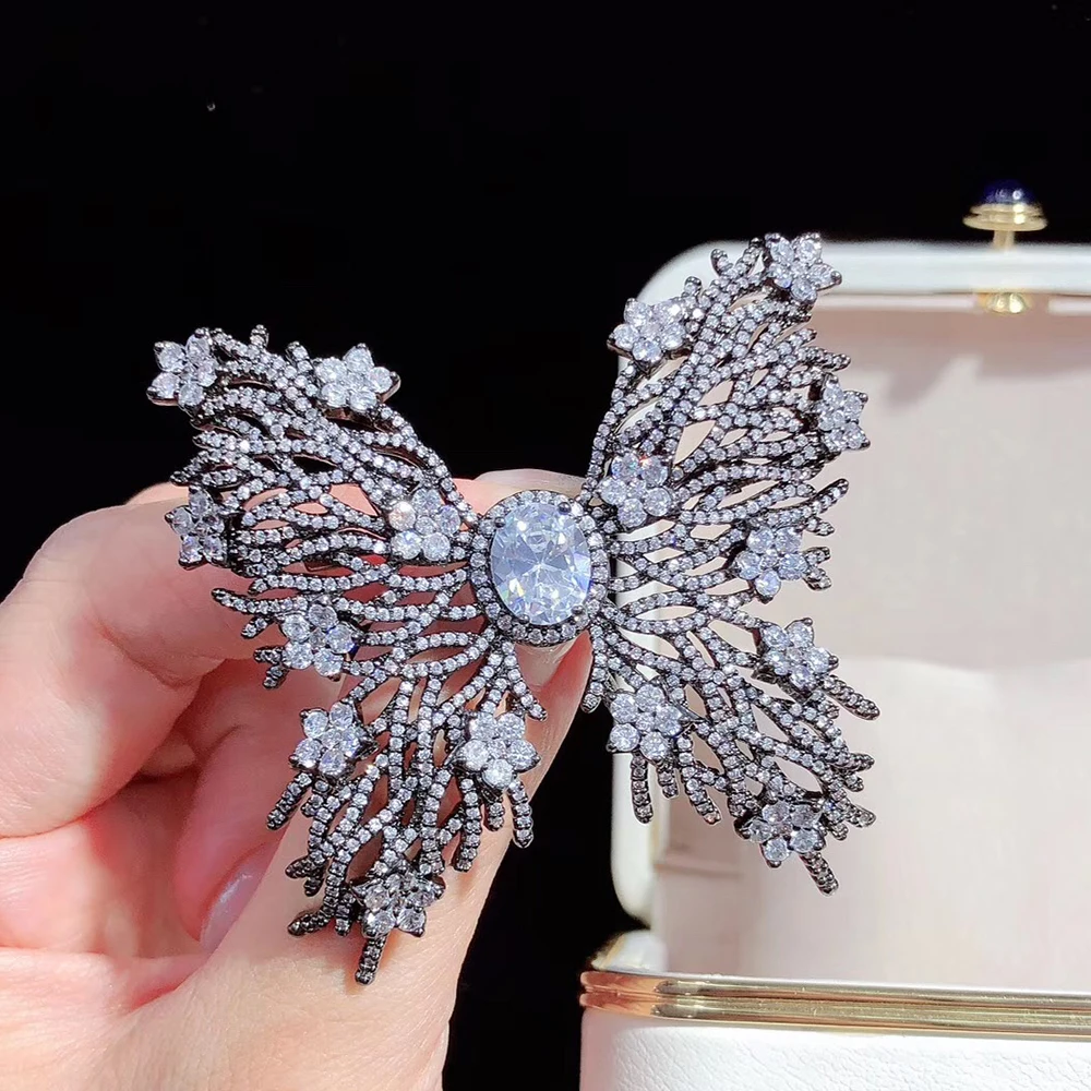 Циркониевая брошь бабочка покрытая 18 К золотом 35x65 мм|Броши| |