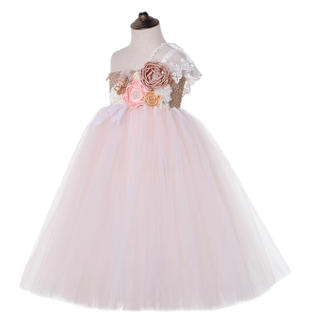 Платье-пачка для девочки держащей букет на свадьбе Платье с кружевными