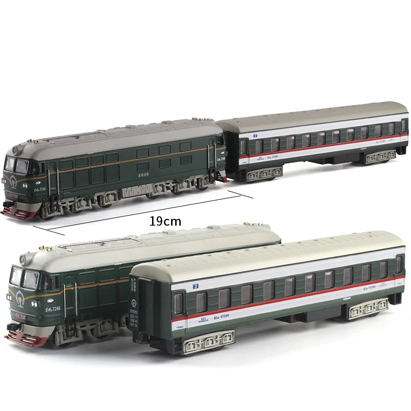 green In the bag Горячая 1: 87 паровой поезд литой под давлением локомотив модель из сплава игрушка автомобиль тянется поезд со звуковым светом модель игрушки для детей - Цвет: green In the bag