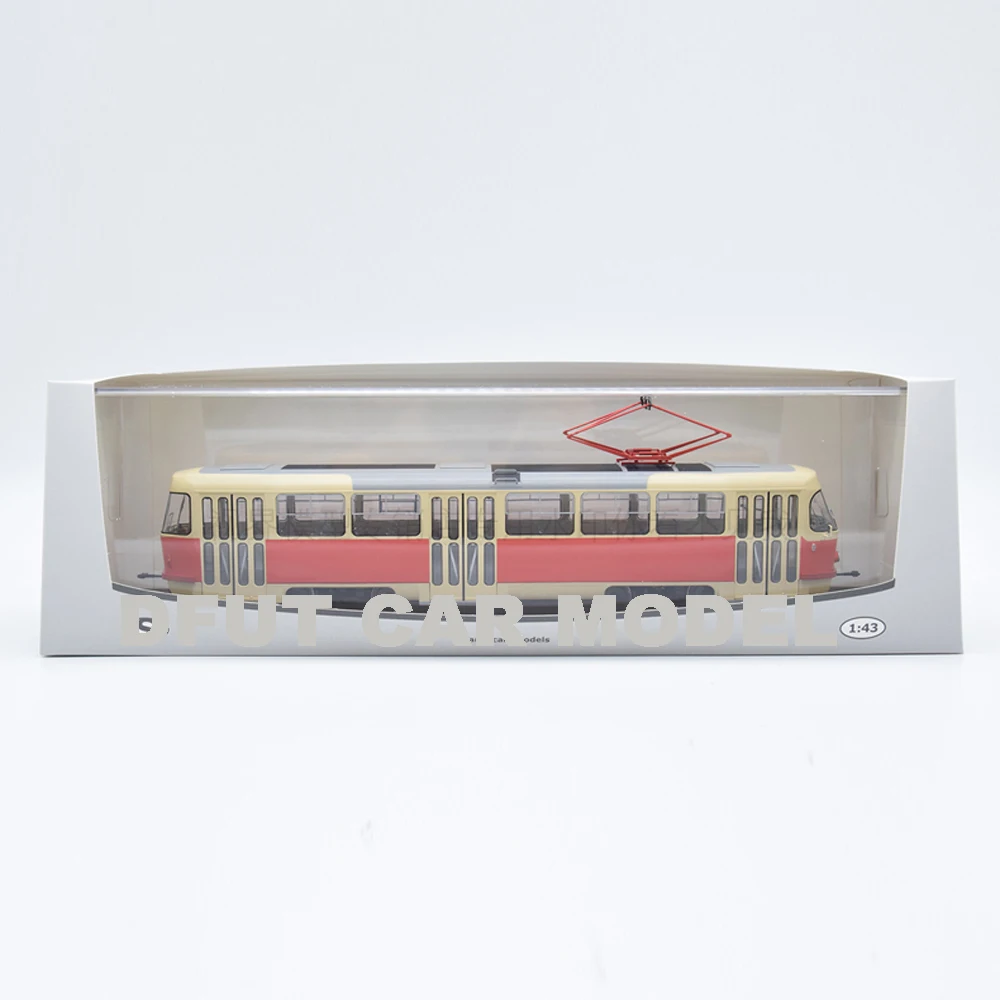 Литая модель автомобиля из сплава 1:43 детского игрушечного оригинальная коробка