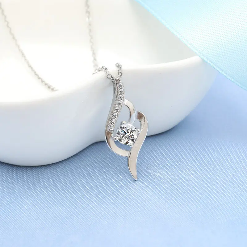 

New Simple Woman Fashion Jewelry High Quality Crystal Zircon Heart Pendant Necklace Length 45CM