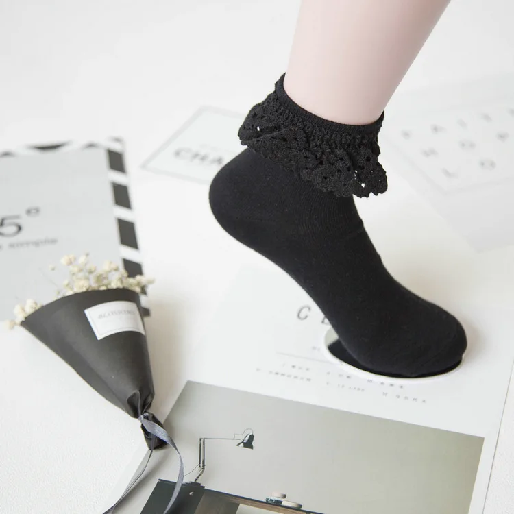 

Women Harajuku Sweet Retro Lace Short Socks Lolita Frilly Ruffle Cotton Princess Socks Girls Soft Comfortable Ankle Socks