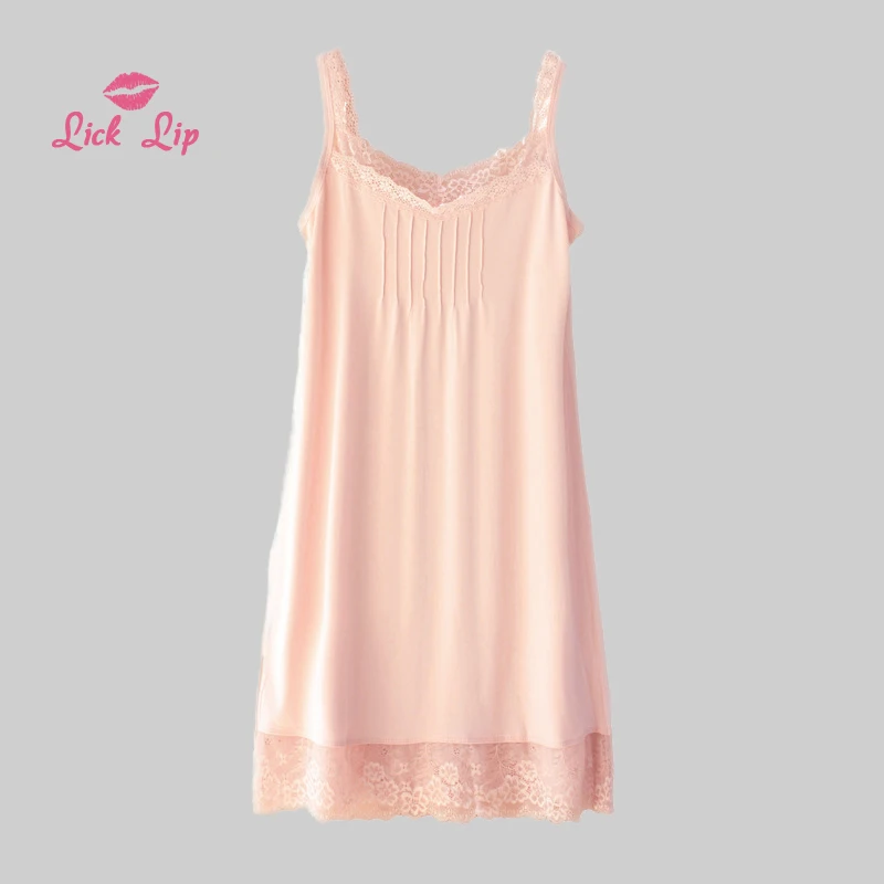 Женская кружевная ночная рубашка средней длины на бретельках | одежда