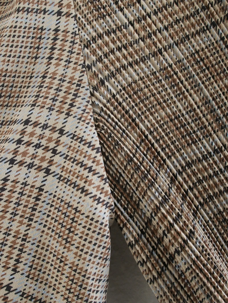 

Loose Women Plaid Shirt Autumn 2020 New Fashion Bow Collar Oversized Lady Blouse