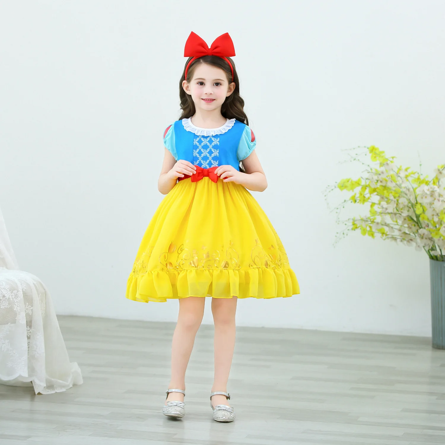 

Infant Girls Snow White Princess Dresses Child Halloween Cosplay Girls Birthday Party Fancy Dresses Kids Elegant Party Prom Gown
