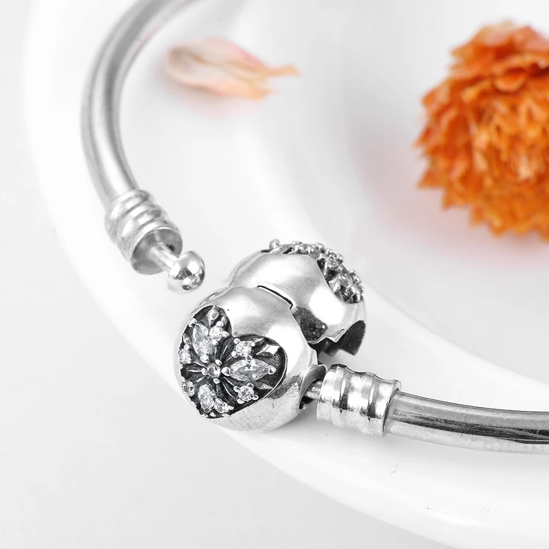 Женский браслет из серебра 925 пробы с сердечками и снежинками | Украшения