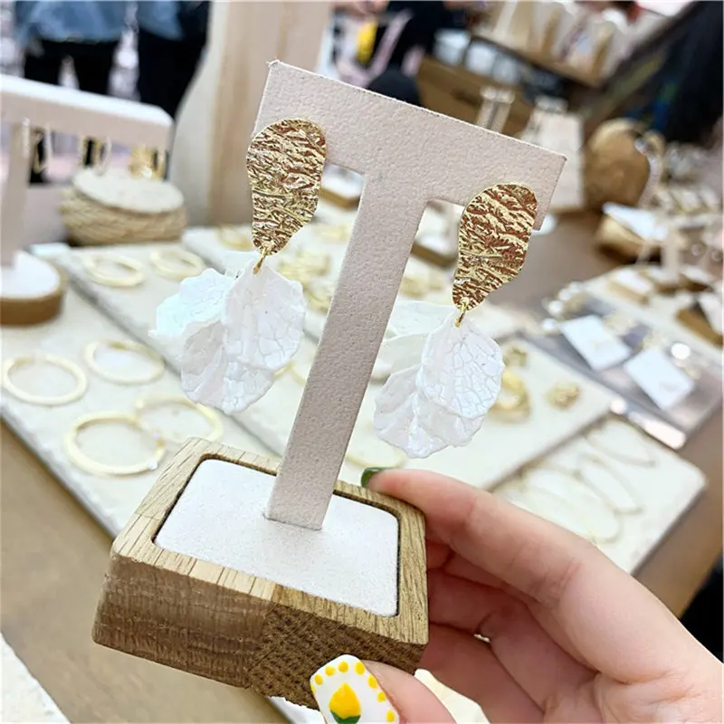 Корейский белый цветок лепесток Висячие серьги для женщин новые Эффектные серьги Модные ювелирные изделия оптом