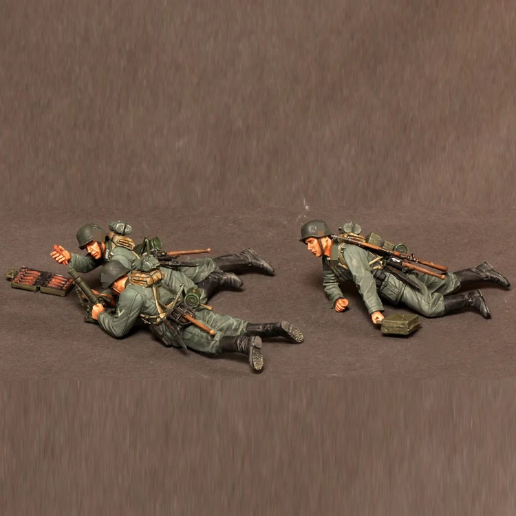 3 фигурки солдатиков из смолы GK военная тема Второй мировой войны несобранный и