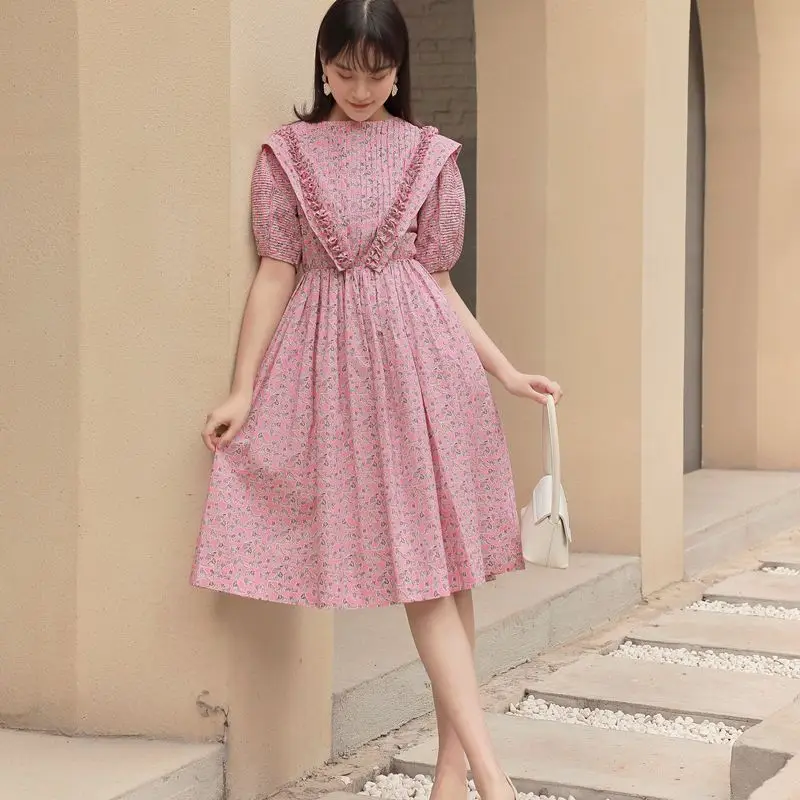 Женская короткая рубашка с круглым вырезом рукавами-фонариками и оборками