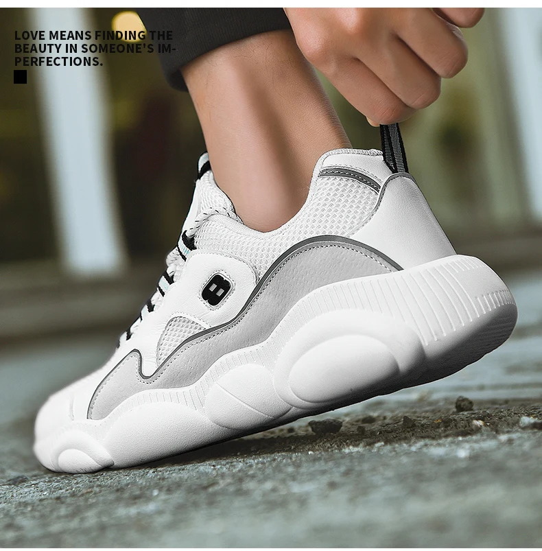 

2021 New Light Weight Men's Sports Shoes Lace Up Men Women Casual Shoes Zapatos De Mujer Classic Trainers Comfort Vulcanize Shoe