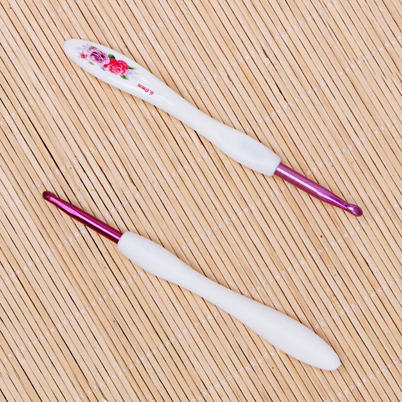 

WSND 8 Size Crochet Hook Knitting Needles Set Plastic Grip Handle 2.5mm-6mm Loom Tool