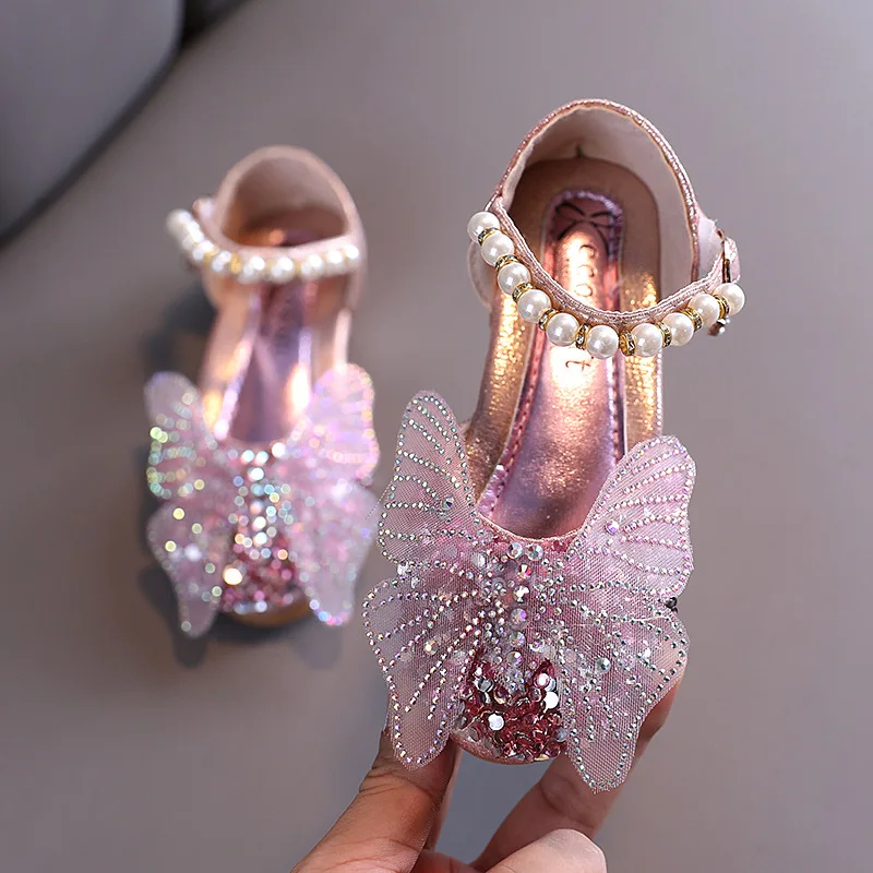 

2020 модные детские туфли принцессы со стразами и бабочками для свадебной вечеринки обувь для танцев и представлений розового и серебряного ...