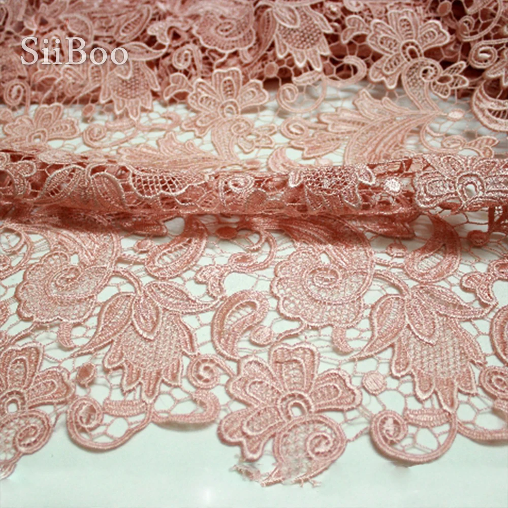 Дизайнерская кружевная ткань фиолетового и розового цветов с вышивкой гипюровая