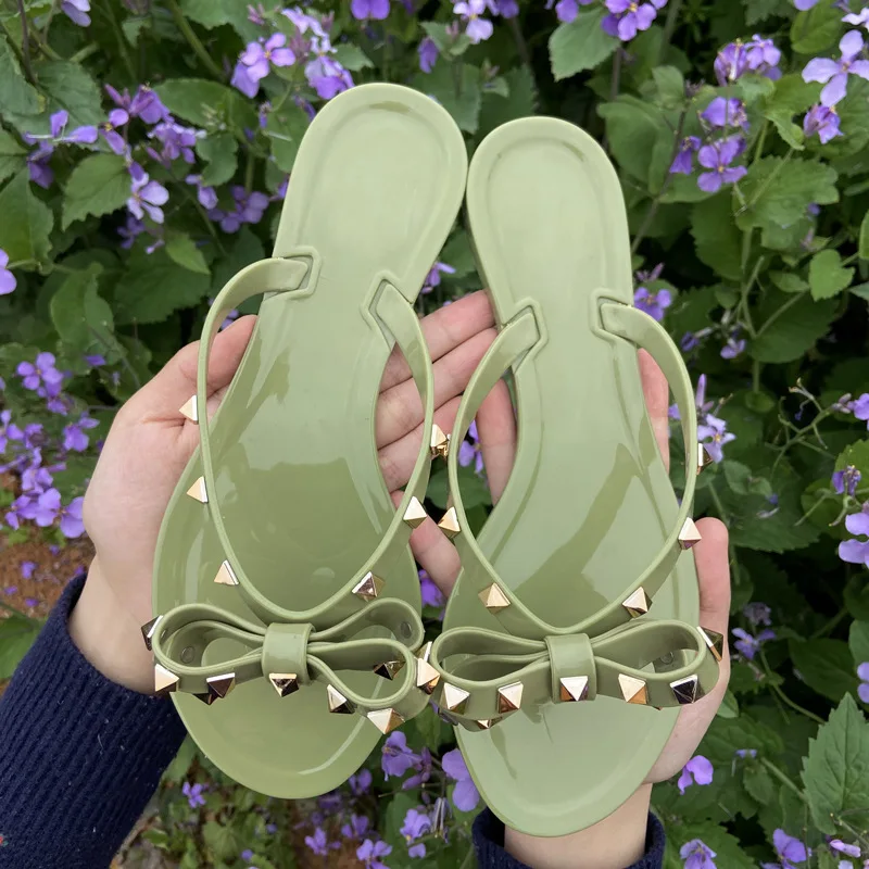 

Rivets Bowknot Sandals Summer Woman Beach Flip Flops Jelly Shoes PVC Slides Girls Sandals Slip on Flat with Women Studs Slippers