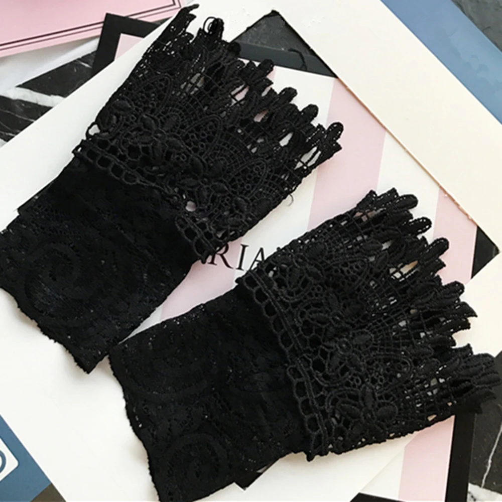 2 искусственные кружевные перчатки с расклешенными рукавами женские