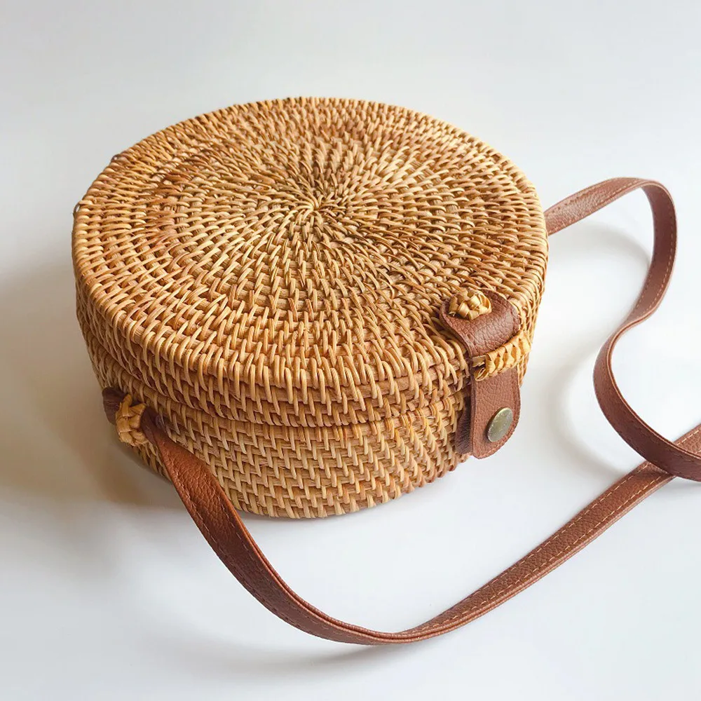 

DAIGELO Small Fresh Ins Style Messenger Bag Womens Circle Handwoven Bali Round Retro Rattan Straw Beach Bag Crossbody 2021