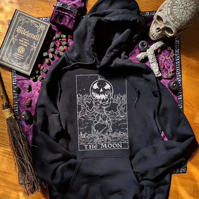 

Толстовка с капюшоном и изображением Луны и Таро