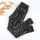 Зимние теплые кожаные брюки ATHVOTAR, женские плотные бархатные брюки, облегающие эластичные брюки, брюки из искусственной кожи со средней талией для девочек