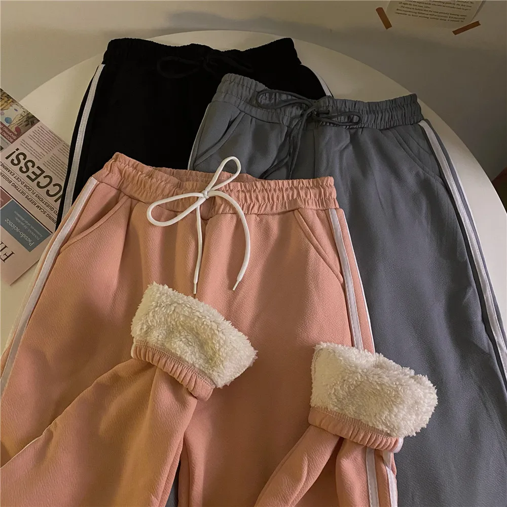 

Autumn Winter Women Warm Pants Velvet Sweatpants Korean Fashion Oversized Sports Pants Harajuku Trouser Woman Clothes 2021