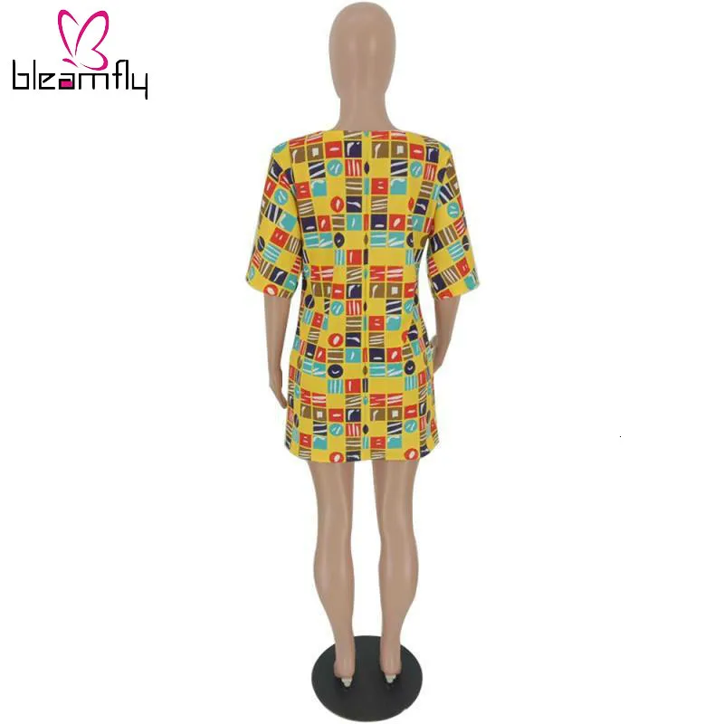 Осеннее женское платье с коротким рукавом и буквенным принтом облегающее мини