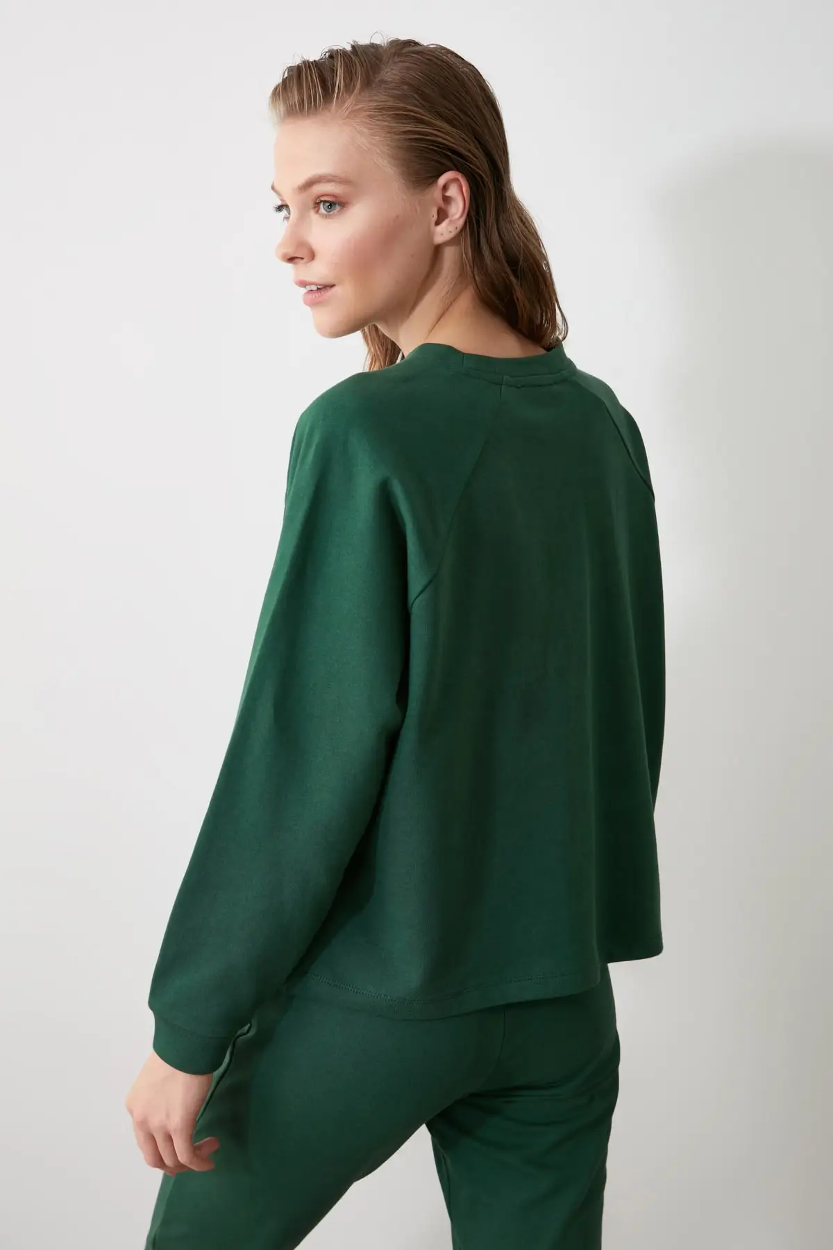 

Trendyol Printed 100 Organic Cotton Basic Raglan Sleeve Knitted Sweatshirts TWOAW21SW0722