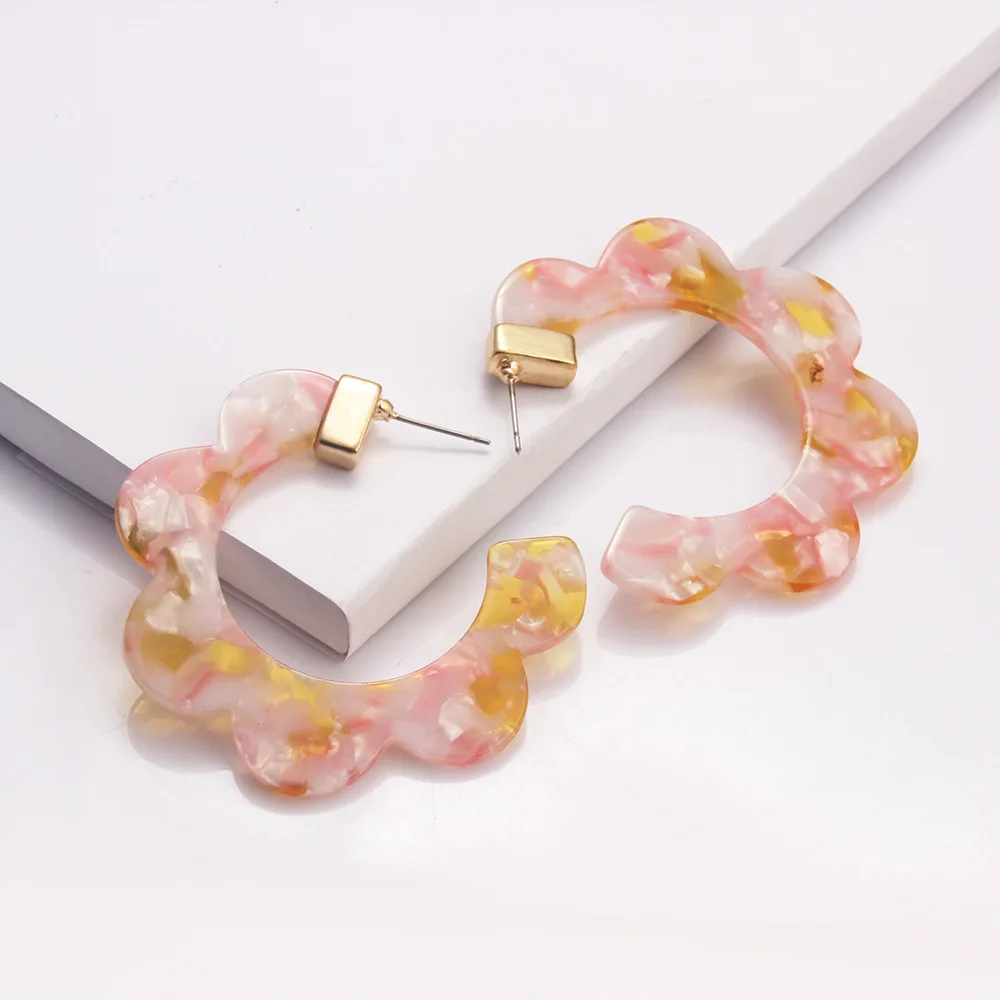 

Pink Acrylic CC Earring for Women Big Petal Geometry Korean Earrings Hoop Fashion 2020 Za Statement Earring Wedding Jewelry Gift