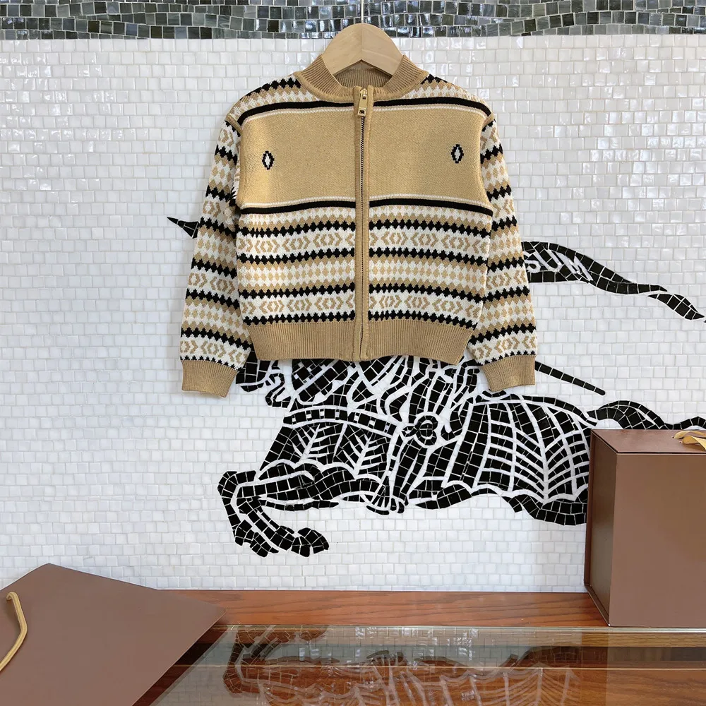 

Дизайнерская детская одежда 2021 Ранняя осень мужской и женский вязаный кардиган в полоску с блокировкой цвета в британском стиле ретро