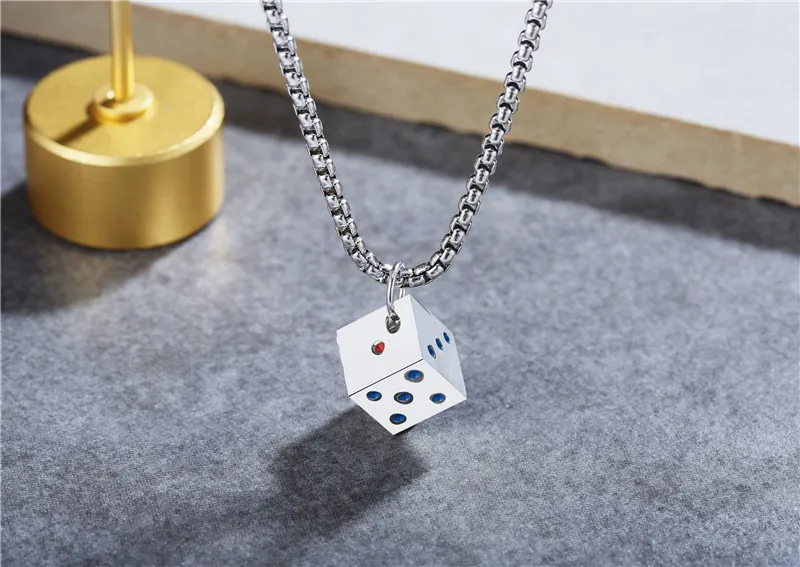 Индивидуальный кулон из нержавеющей стали с кубиками прямоугольный