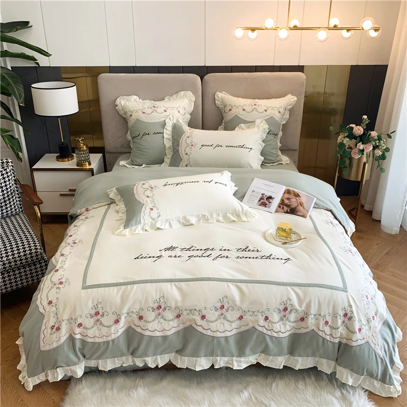 

Новый мягкий уютный Египетский хлопок цветочной вышивкой набор постельных принадлежностей для девочек оборки пододеяльник для пухового о...