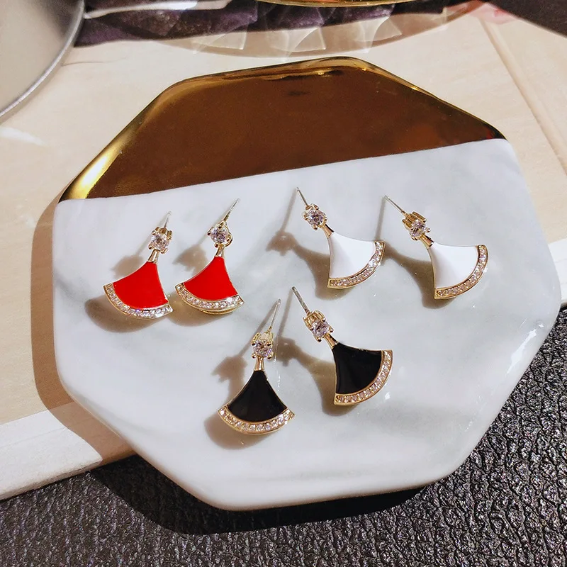 

Minar Temperament Bling Rhinestone Sector Leaf Earrings for Women Black White Red Enamel Ginkgo Biloba Drop Earrings Oorbellen
