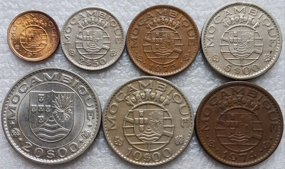Набор из 7 предметов монеты португальского мозамбикского эскуда Африка