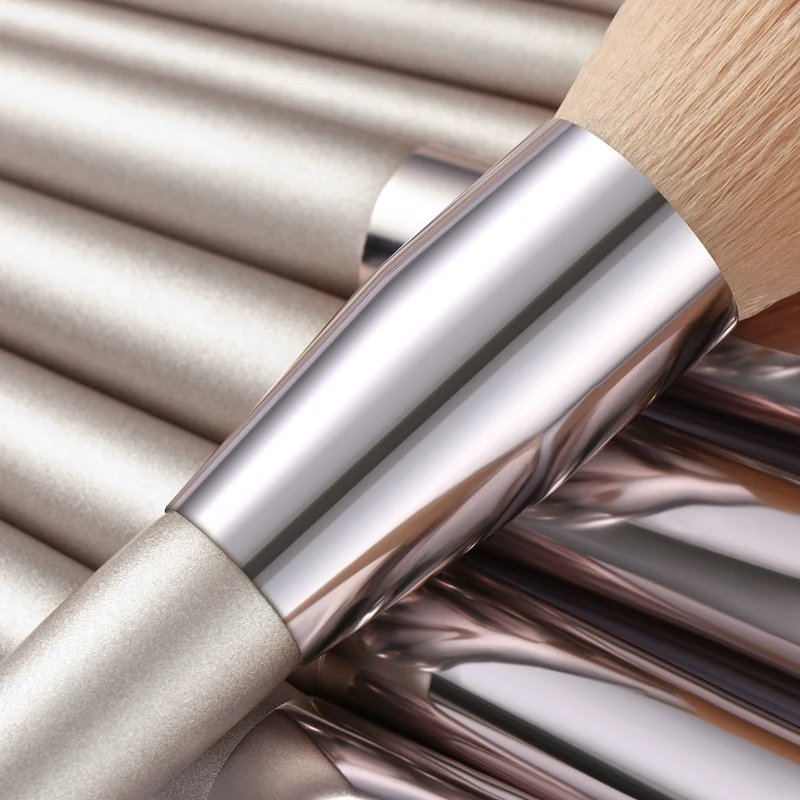 

10PCs Makeup Brushes Set Cosmetic Makeup Brushes Tools Women Beauty Power Eyeshadow Lip Make Up Brushes Champagne