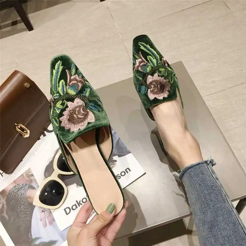 

2020 summer new fashion embroidery versatile thin heeled sandals small square suede half heeled women's shoes