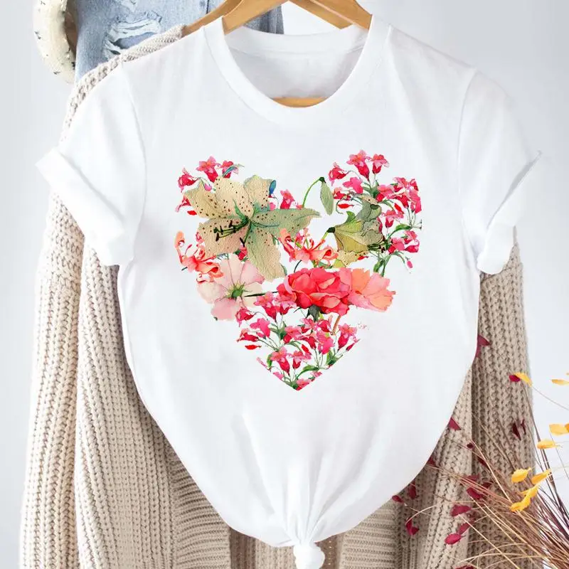 

Женская футболка в стиле 90-х с принтом сердечек и коротким рукавом