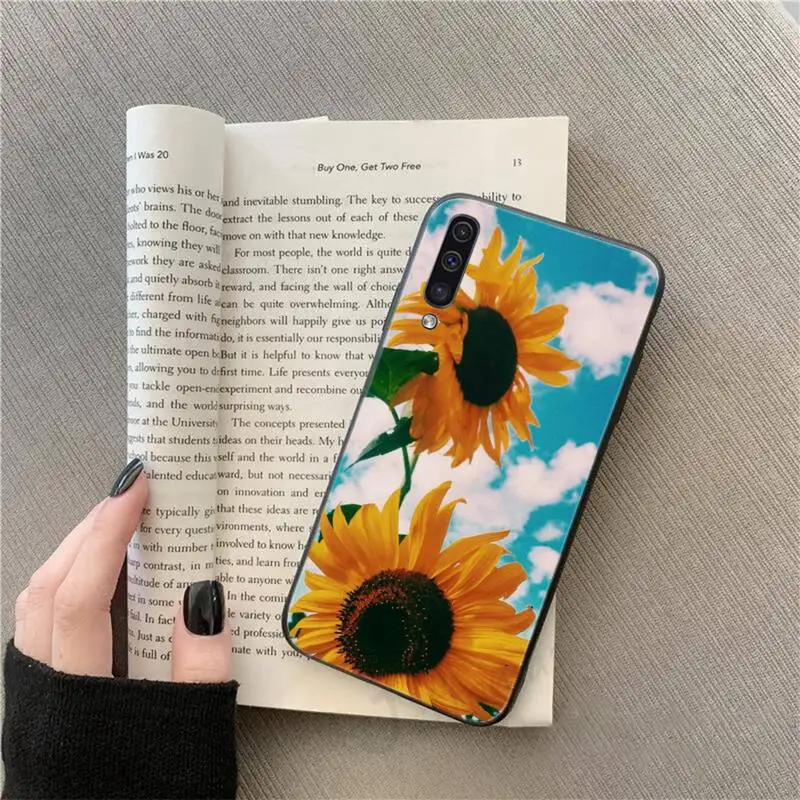 

Yellow flower Small daisy sunflower Phone Case For Samsung galaxy S 9 10 20 A 10 21 30 31 40 50 51 71 s note 20 j 4 2018 plus