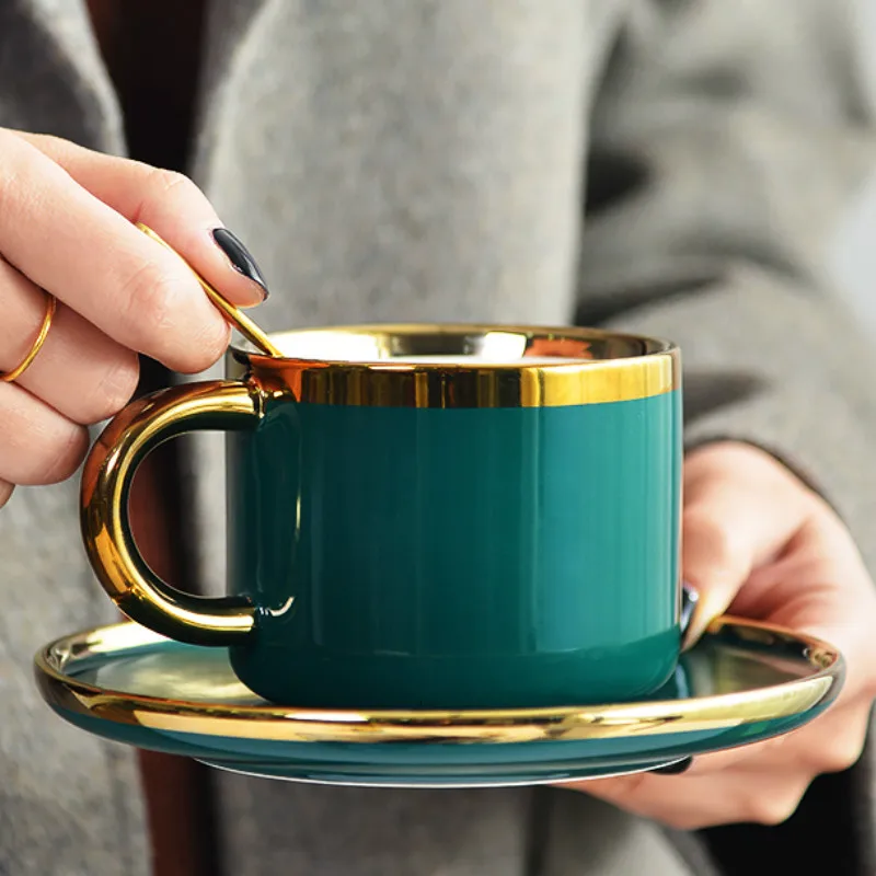 Зеленый красный Европейский керамический набор кофейных чашек с ложкой