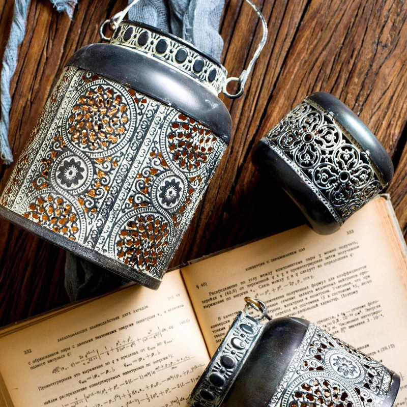 

Shabby Chic Rustic Wear Metal Glass Decorative Candle Holder with Handle
