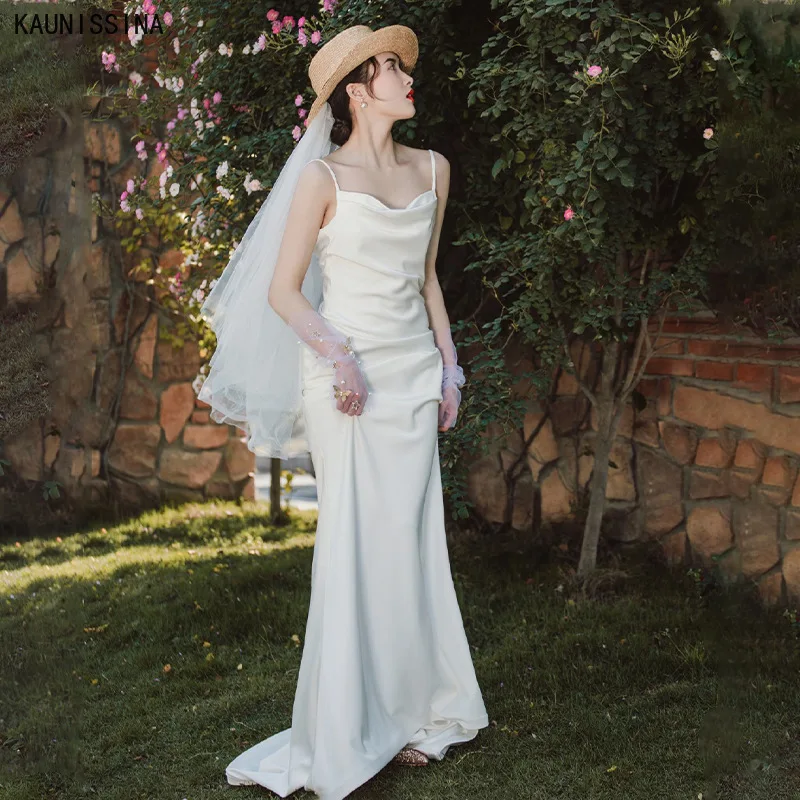 

KAUNISSINA Sexy Wedding Dresses Chic Simple Wedding Gowns Women Spaghetti Straps Backless White Bride Dress with Small Tail