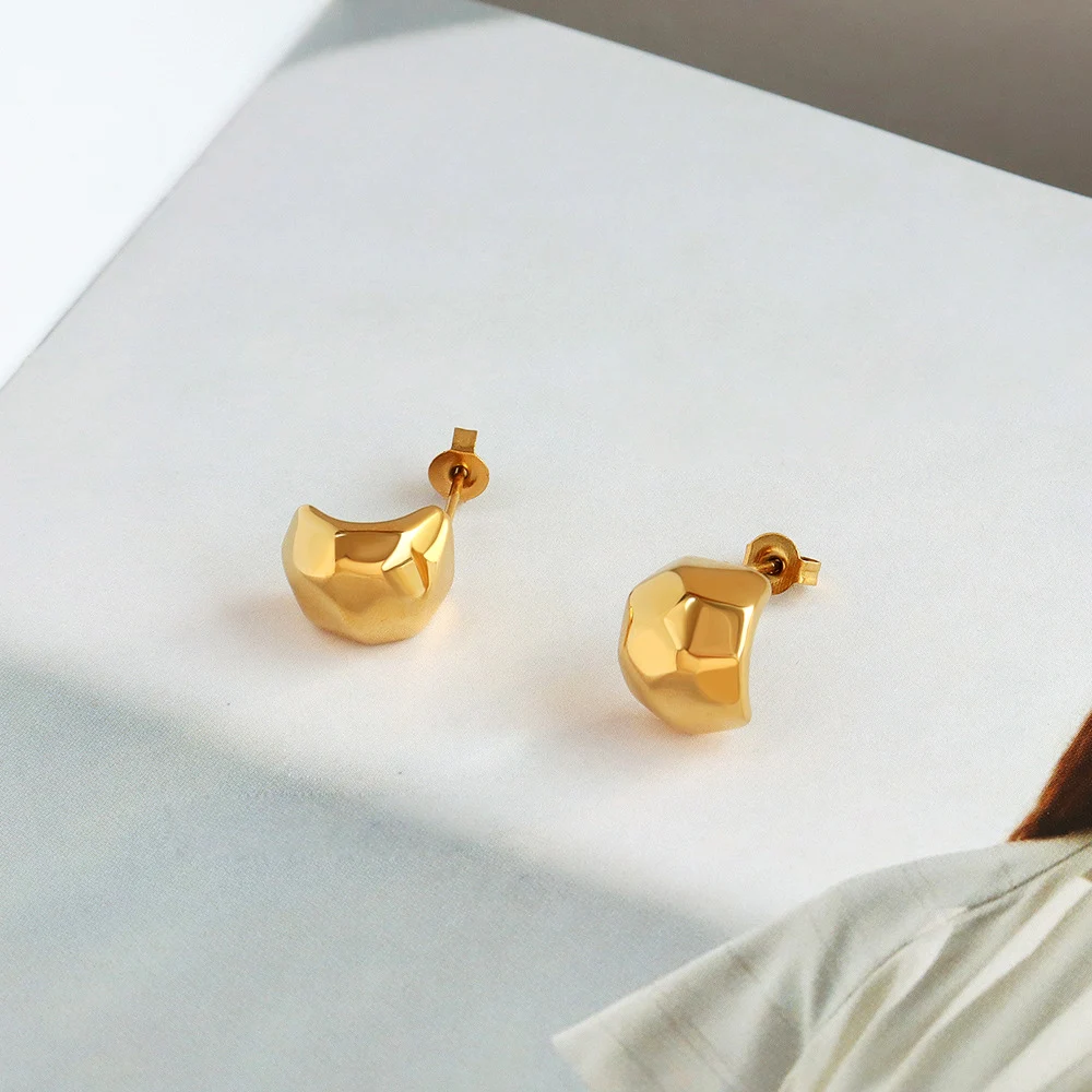 

YAONUAN Modern Trendy Gold Plated Stud Earrings For Women Smooth Rhombus-shaped Cut Surface Wedding Fashion Jewelry Accessories