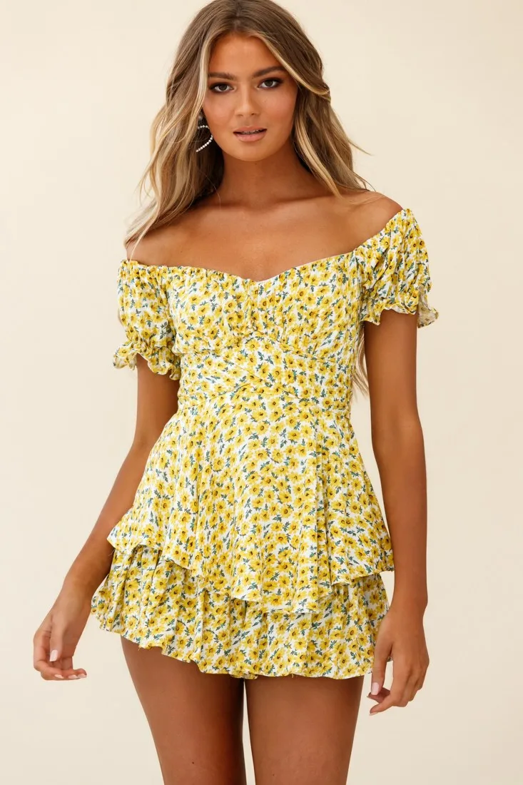 

FNOCE Cross-border Foreign Trade Women's yellow Print Small Daisy Strapless V-neck Fashion Casual Sexy One-piece Shorts