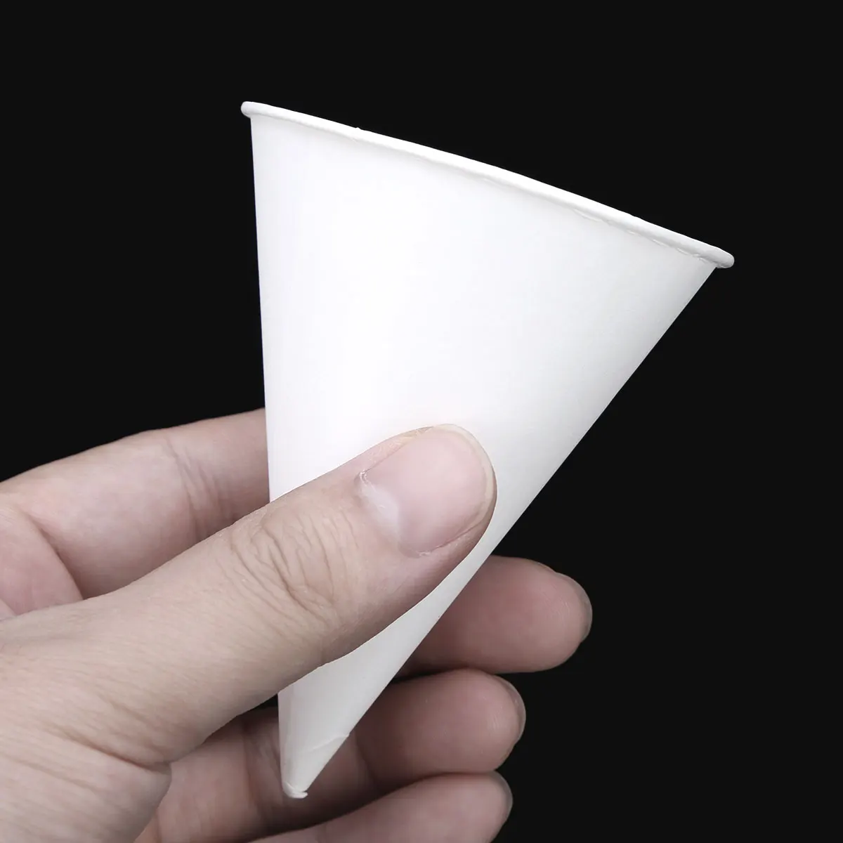 Одноразовые экологически чистые маленькие конические чашки из белой бумаги