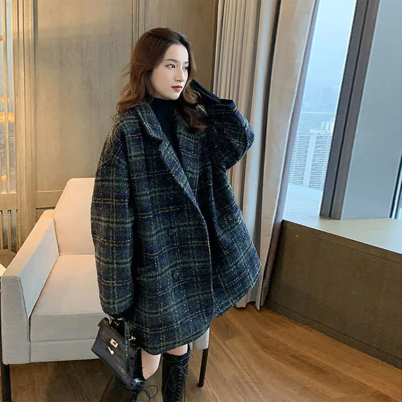 

Mishow 2020 Women New winter clothing thicken woolen jacket female Korean version of the short loose Plaid woolen coa